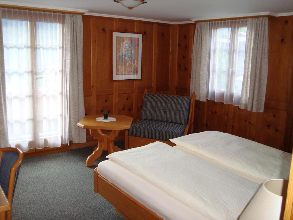 Hotel Restaurant Alpenblick Ernen Bilik gambar